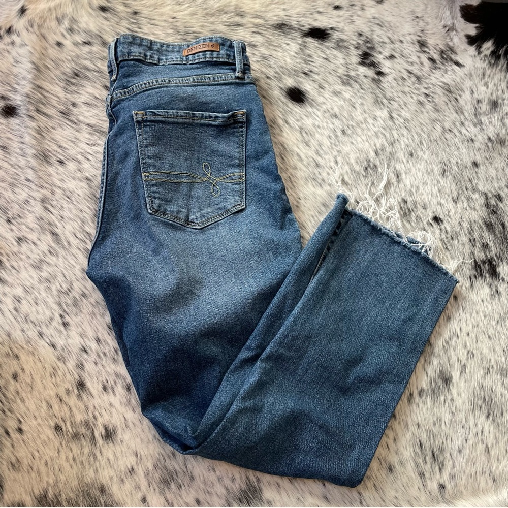 Denizen Levi Distressed Boyfriend Jeans